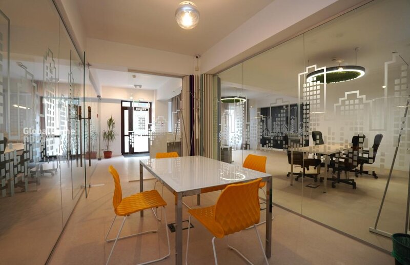 Unirii Cladire 5+ camere  Zona centrala Parcul Carol